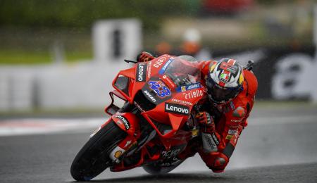 Miller apareció en el segundo ensayo