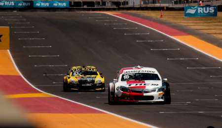 Azar llegará con buena ventaja a la última fecha