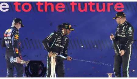 Verstappen se fue del podio "porque no había champagne"