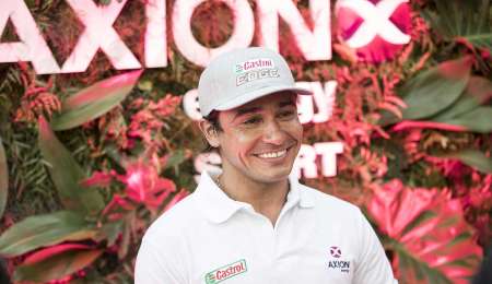 "Por fin estoy sentado en la mesa chica"