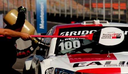 ¿Cómo se realizará el rebastecimiento en Top Race?