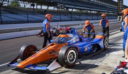 Scott Dixon pegó primero en Indy 500