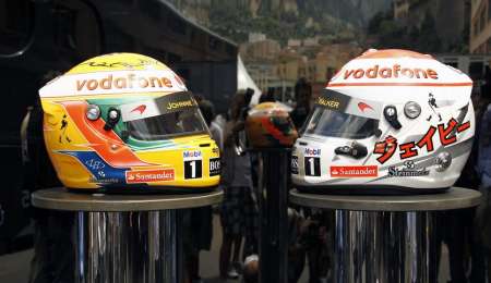 ¿Por qué Hamilton usó dos cascos?