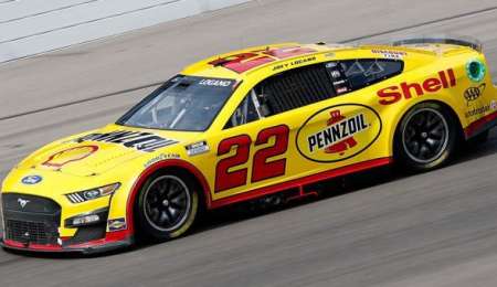 Nascar: gran triunfo de Logano sobre Busch