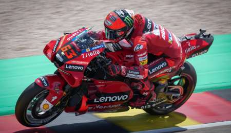Pole y récord para Bagnaia en Alemania