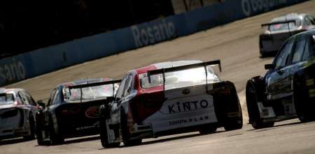 Tiempo récord: los mecánicos que reconstruyeron un auto en minutos