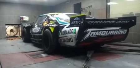 ¡Subí el volumen! Un auto de TC a fondo en el rolo