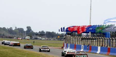 ¿Quién es el piloto de TC que está probando en Olavarría?