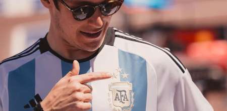 ¿Qué significado tiene para Fenestraz representar a la Argentina?