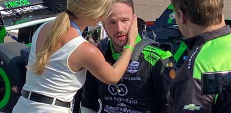 Canapino explicó la foto con su novia en el post carrera de IndyCar