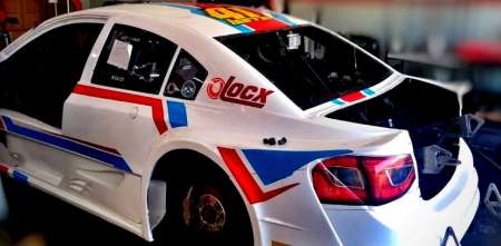 Top Race: trabajos para mejorar el auto de Jorge Barrio