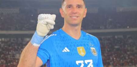 ¡Campeón del Mundo! El Dibu Martínez, presente en el Mouras de La Plata