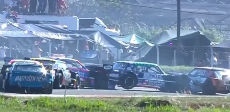 Insólito choque en cadena en la Final del TC en Posadas