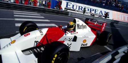 F1: ¡Un Lujo! Vettel aceleró un McLaren de Senna en Silverstone