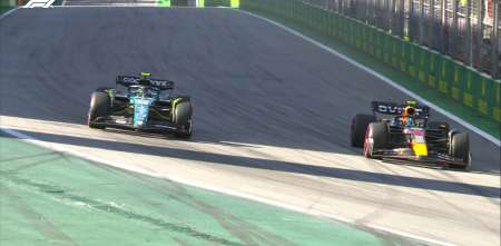F1: Verstappen contó un increíble detalle del duelo entre Alonso y Pérez