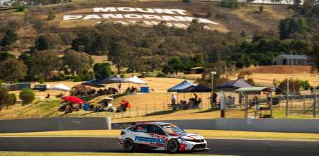 TCR World Tour: Girolami mejoró y se metió arriba en la segunda práctica