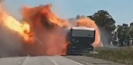 ¡Impactante! Explotó un camión en la Ruta 3