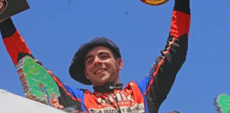 TC: ¡Qué recibimiento! La caravana de Todino en Rivera tras su triunfo en Toay