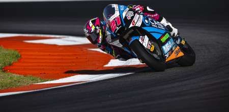 La era de Pirelli en Moto2 y Moto3 comienza con récords de vuelta