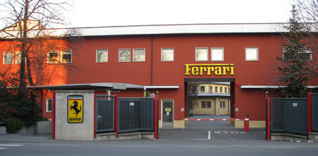 Ferrari le hará un regalo a las personas que denuncien falsificaciones de sus autos