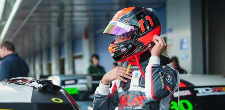 TCR España: Nacho Montenegro volvió a ganar en Jerez y arrancó el año con un doblete