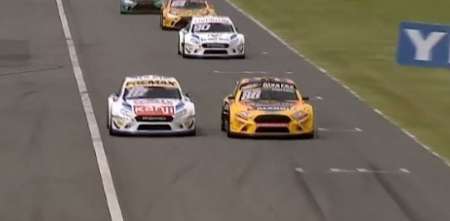 Top Race: la maniobra de Rossi para tomar la punta de la carrera