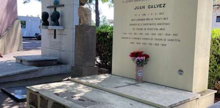 ¡De no creer! Robaron placas de los hermanos Gálvez del cementerio de la Chacarita