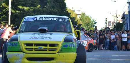 Se incendió una camioneta que había sido construida por Rubén Luis Di Palma