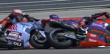 MotoGP: ajustada maniobra y roce de Marc Márquez contra Acosta en Austin