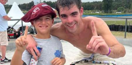 ¡Imperdible! El hijo de Moriatis se llevó un regalo especial de Todino