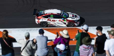 TCR Spain: Nacho Montenegro completó el sábado de la primera fecha en Jarama