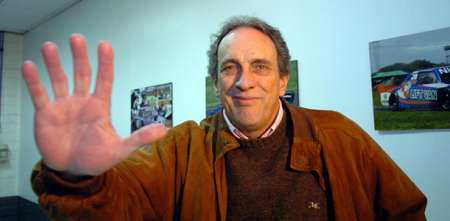 De un ídolo a otro: la familia de Diego Maradona recordó a Juan María Traverso