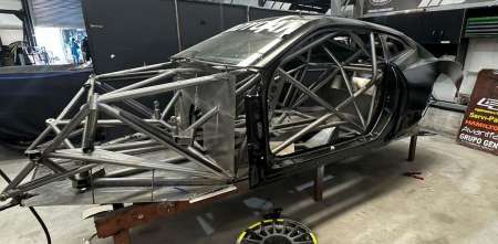 TC: avanza el armado del segundo Camaro del LRD Performance