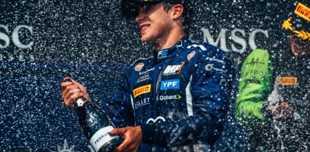 ¡Qué homenaje! Colapinto ganó con el nombre de Traverso en su auto