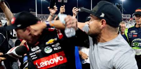 NASCAR: ¡Escándalo! Dos pilotos a los golpes en North Wilkesboro