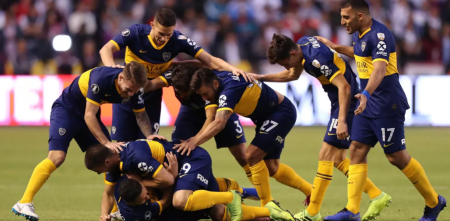 ¿Quién es el ex jugador de Boca que apareció con un bolso repleto de dinero?