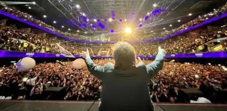 Qué políticos forman la banda musical de Javier Milei en el show del Luna Park