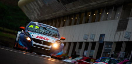 Pernía debuta en el TCR South America en Cascavel: "Es un circuito corto, pero muy rápido"