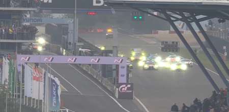 Comenzaron las 24 Horas de Nürburgring: la Ferrari de Varrone se mantiene en el top 10