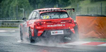 TCR Europe: la pole fue para Girolami y Montenegro lo escoltó