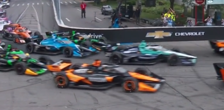 IndyCar: Canapino esquivó el choque múltiple de la largada y avanzó varias posiciones en Detroit