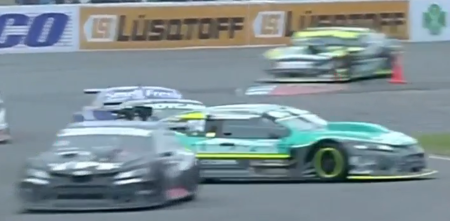 TC: Dos incidentes y tres autos fuera en la primera serie en Rafaela