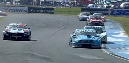 TC: Gini aprovechó un error de los líderes y se quedó con la punta de la carrera en Rafaela