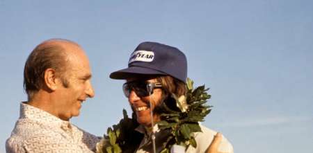 Emerson Fittipaldi intercambiará un casco con la Fundación Fangio