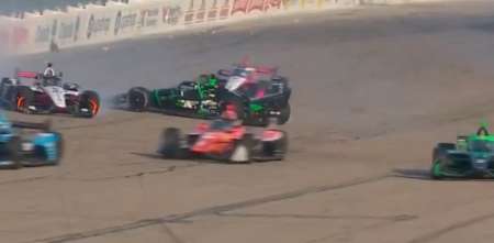 IndyCar: Canapino protagonizó un accidente y debió abandonar en Iowa