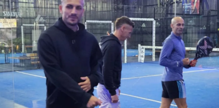 Mariano y Leo Pernía junto a Leandro Paredes en Canning