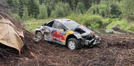 WRC: Munster protagonizó un violento vuelco en el Rally de Finlandia