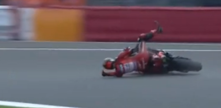 MotoGP: ¡Golpe de escena! Bagnaia se cayó y abandonó en el Sprint en Silverstone