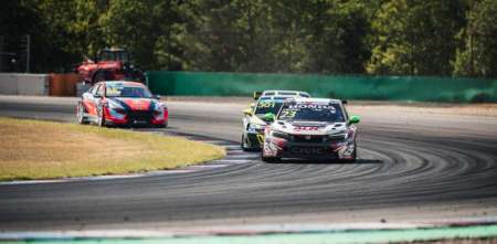 TCR Europe: ¡Doblete argentino! Montenegro y Franco Girolami subieron al podio en la 2da final en Brno