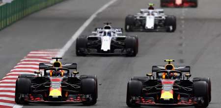 F1: el recuerdo del insólito accidente entre Verstappen y Ricciardo en el GP de Azerbaiyán